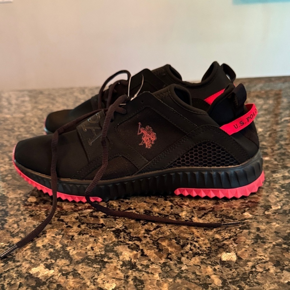 U.S. Polo Assn. Men's Sneakers in Black and Red NWT 10 - Picture 5 of 11